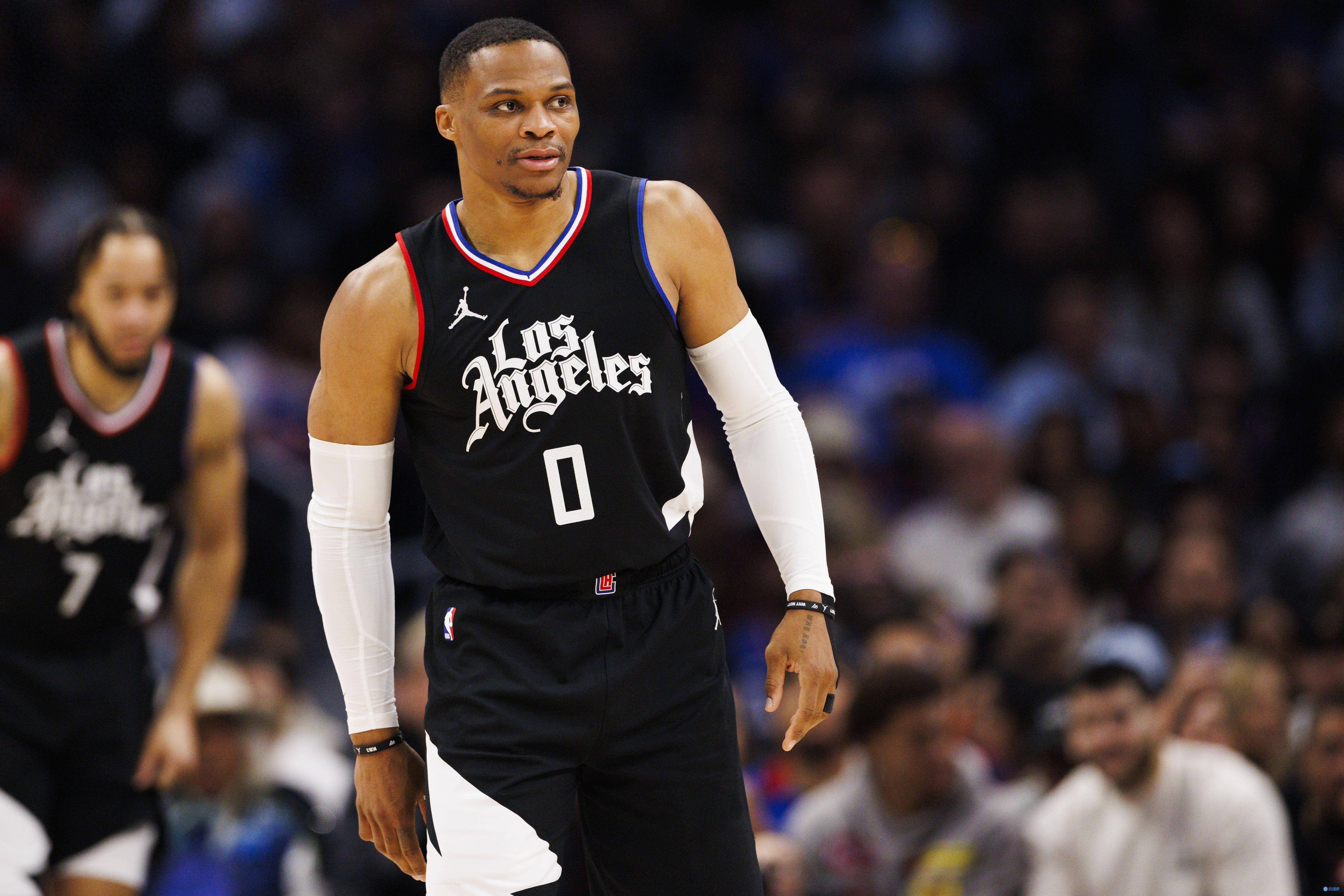 NBA休赛期球员裁决！签约交易背后暗流涌动